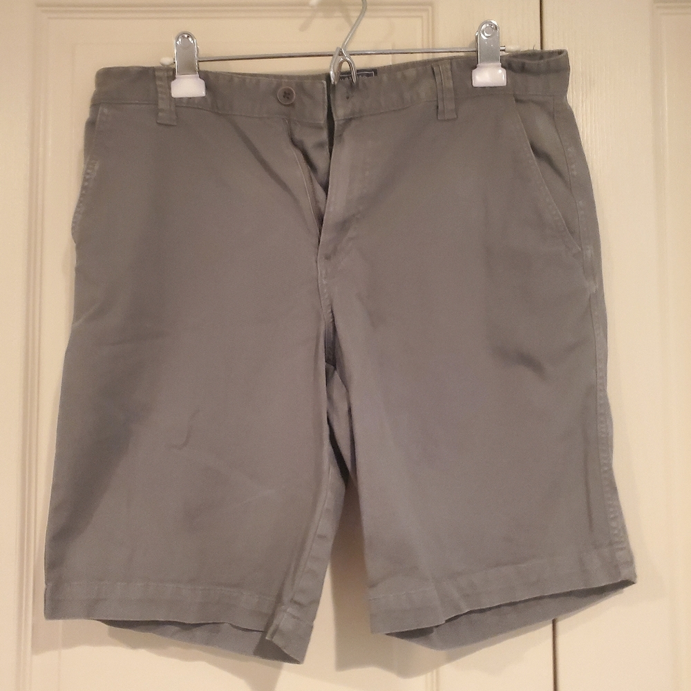 Bass Men's Light Gray Flat Front Shorts